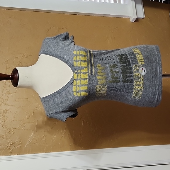 Official NFL Pittsburgh Steelers V-neck gray tee shirt - Picture 1 of 2
